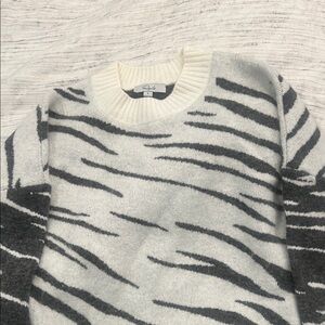 Rails Women’s cropped Black and White Sweater